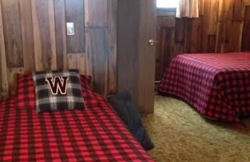 Stambaugh Ski Chalet | Beautiful, Comfy, Rustic Ski Chalet Steps From Ski Brule Mountain - RIGHT Side