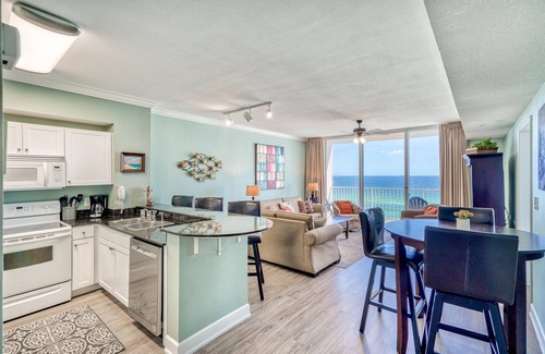 Panama City Beach Resort | Beautiful Condo! Last min Oct 29 - Nov 7th open!