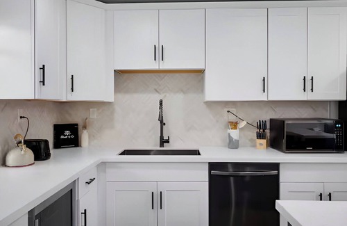 Camelback East Condo | Beautiful Condo Getaway