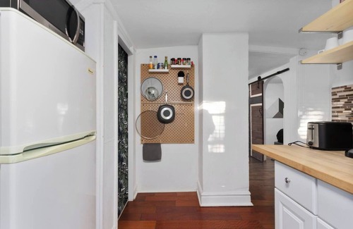 Southmoreland Apartment | Beautiful Condo In Historic Triplex! 11