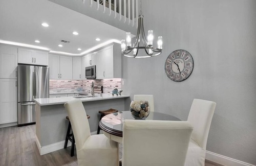 Pine Ridge Condo | Beautiful Condo just 1.5 miles to the white sandy beaches of the Gulf of Mexico!