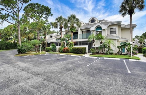 Pine Ridge Condo | Beautiful Condo just 1.5 miles to the white sandy beaches of the Gulf of Mexico!