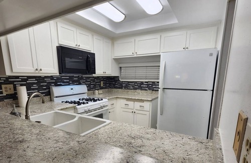 Franklin Condo | Beautiful condo just 4 minutes from the beach!