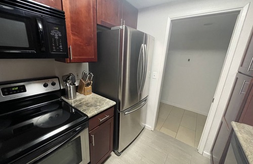 Castro Valley Condo | Beautiful condo located minutes from downtown Hayward.