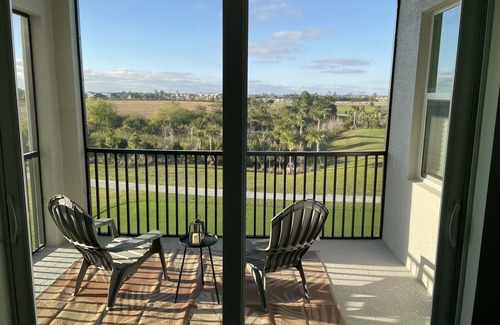 Venice Condo | Beautiful Condo Overlooking Wellen Golf Course!