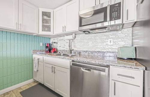 Punaluu Condo | Beautiful Condo Right on the Beach