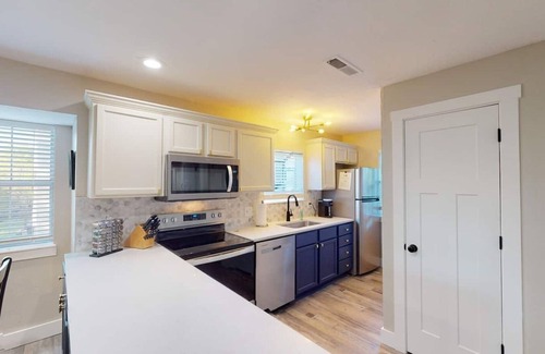 Indian Point Condo | Beautiful Condo, Steps from Table Rock Lake & Silver Dollar City