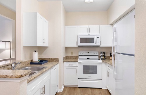 Clearwater Condo | Beautiful condo with Heated Pool, fitness room in fabulous Clearwater