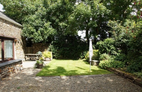 Haverfordwest House | Beautiful Converted Barn - close to Newgale Beach & Pembrokeshire Coast