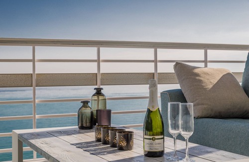 Costa del Sol Apartment | Beautiful corner apartment with spectacular sea views close to beach