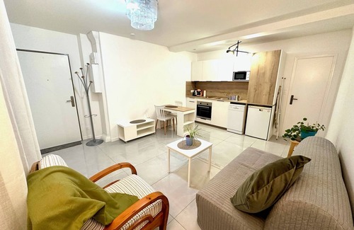 Saintry-sur-Seine Apartment | Beautiful, cosy studio