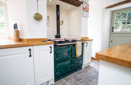 Inchbrook House | Beautiful Cotswolds Cottage & Garden
