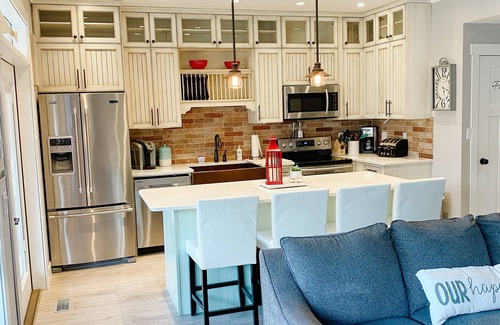 Central Okanagan Cottage | Beautiful Cottage on Okanagan Lake in La Casa