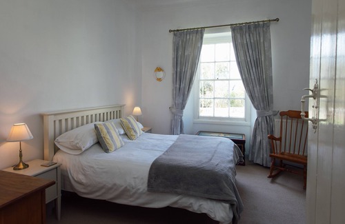 Manorbier Cottage | Beautiful cottage in the heart of Manorbier. Part of the Chateau Manorbier Estate