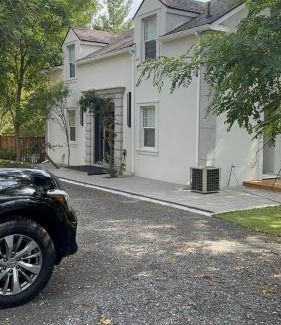 Hamilton Ski Chalet | Beautiful cottage stay!