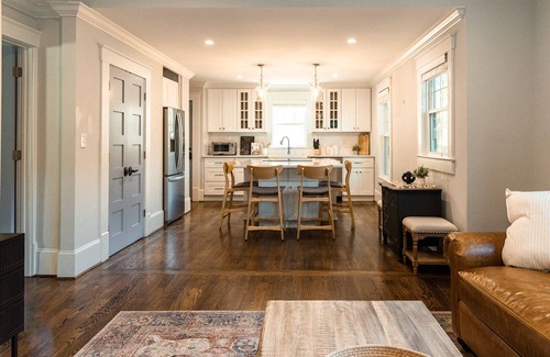 Greenville Cottage | Beautiful Cottage Walkable to Falls Park on the Reedy & Downtown