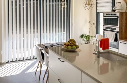 Piolenc House | Beautiful cottage welcomes you to Piolenc.