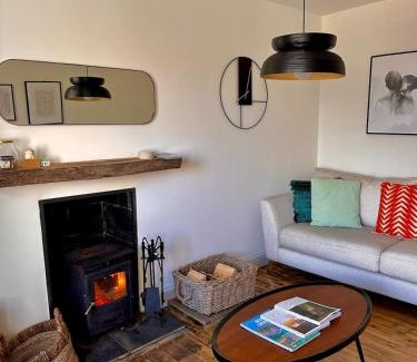 Beinn Orasaigh House | Beautiful Cottage with Stunning Views Carbost Skye