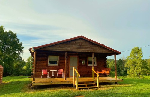 Point Pleasant Cabin | Beautiful country views and wildlife. Less than 2 miles from downtown.