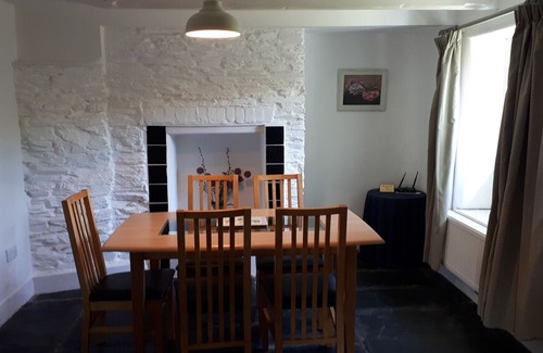 Looe Cottage | Beautiful Country cottage