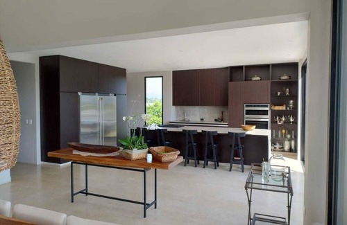 Pereira House | Beautiful Country House in gated community Come enjoy Colombia's Coffee Region .