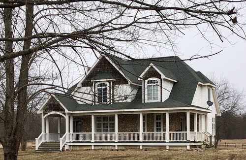 Columbiaville House | Beautiful Country Farm home to many rescue animals