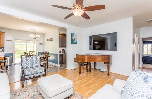 Cross Keys House | Beautiful Country Escape with gorgeous mountain views, Swim Spa, Game Room