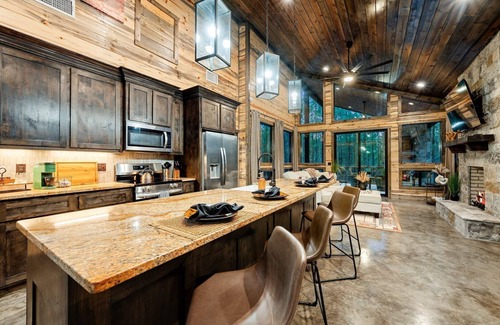 Pickens Cabin | Beautiful Couples Cabin nestled in the woods