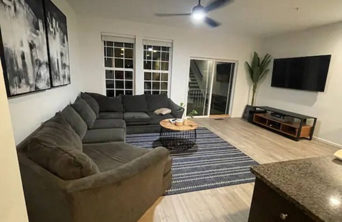 Germantown House | Beautiful Cozy 3 bedroom Townhome