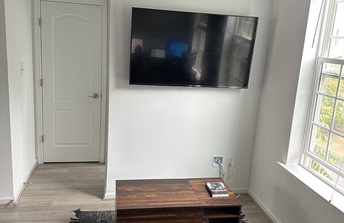 Germantown House | Beautiful Cozy 3 bedroom Townhome