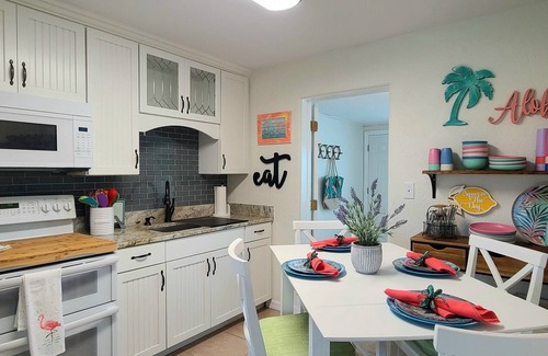 Sunny Shores House | Beautiful, Cozy, Beach Bungalow Steps from the Ocean!