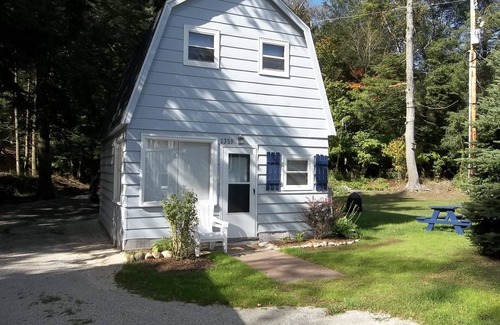 Sturgeon Bay Cottage | Beautiful Cozy Cottage on Lake Michigan! Summer is here! Don't miss Door county!