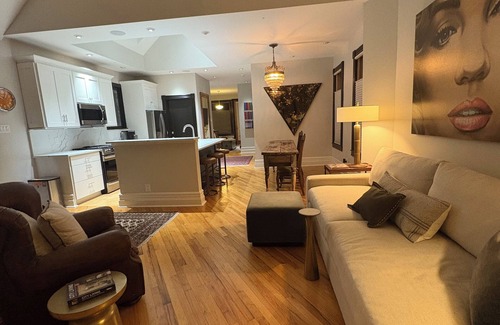Detroit House | Beautiful, cozy cottage. Great location. Close to sport venues and restaurants!