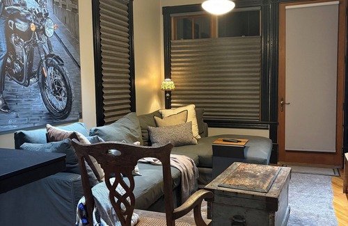 Detroit House | Beautiful, cozy cottage. Great location. Close to sport venues and restaurants!
