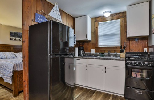 Weirs Beach Cottage | Beautiful & Cozy Cottage in Laconia