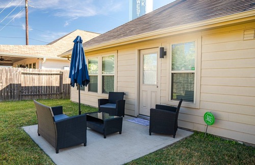 Houston House | Beautiful cozy home in a peaceful neighborhood!