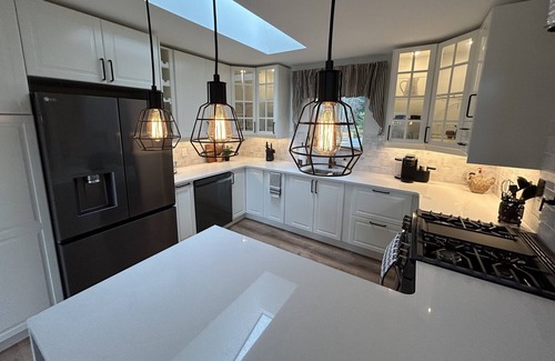 Black Creek House | Beautiful, cozy lakeside home, minutes from ski, golf and ocean. Pet- friendly!