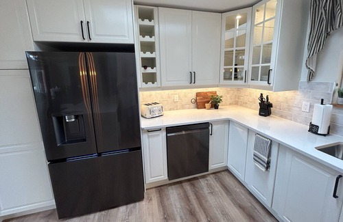Black Creek House | Beautiful, cozy lakeside home, minutes from ski, golf and ocean. Pet- friendly!