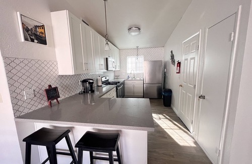 Paradise Valley House | Beautiful, Cozy, well centrally located 3 bedroom house. 9 mins way from airpor,