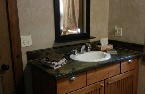 Livingston House | Beautiful Custom-Built Cabin on the Shields River