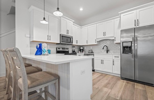 Orange Beach House | BEAUTIFUL, CUSTOM DECORATED, DOG FRIENDLY BEACH HOME IN THE COTTAGES OF TANNIN