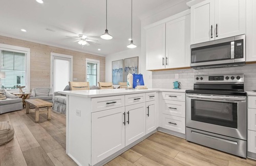 Orange Beach House | BEAUTIFUL, CUSTOM DECORATED, DOG FRIENDLY BEACH HOME IN THE COTTAGES OF TANNIN