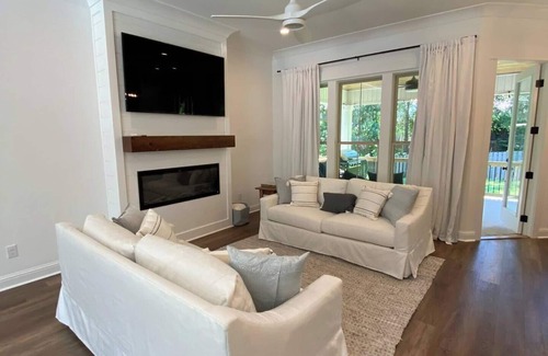Fairhope House | Beautiful custom home near downtown!