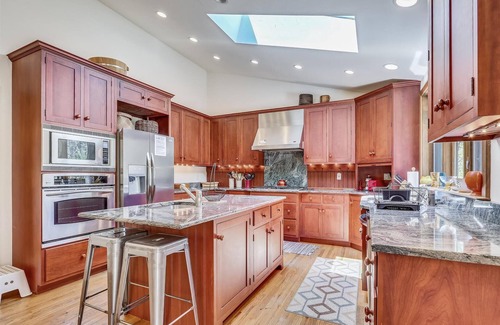 Timberline House | Beautiful custom built home offers peace and quiet in a beautiful setting.