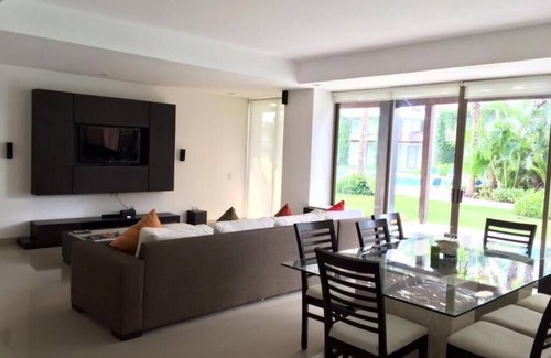 Granjas del Marques Apartment | Beautiful Depa with Jacuzzi