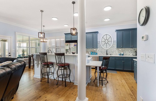 Charleston Cottage | Beautiful Daniel Island Home