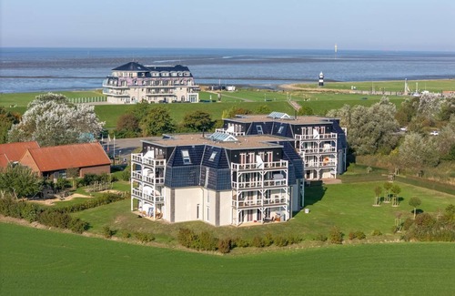 Wremen Apartment | Beautiful apartment with sauna and great, large balcony overlooking the dike -
