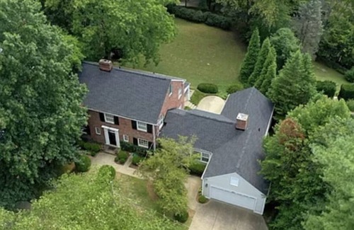 Crescent Hill House | Beautiful Derby, PGA, and Holiday Large Louisville home!