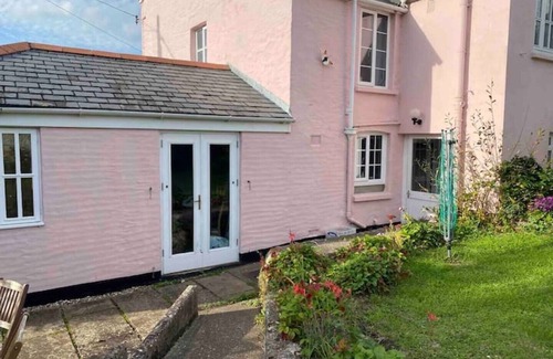 Combe Martin House | Beautiful Devon Period Cottage 5 min walk to beach