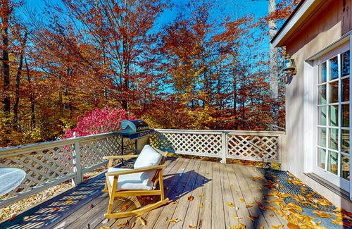 Mountain Acres House | Beautiful dog-friendly house w/fireplace, firepit, bbq, deck, patio, w/d, wifi